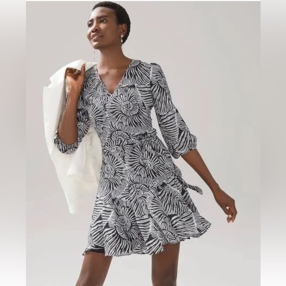 White House Black Market Black & White Floral-Print Long Sleeve Wrap Dress